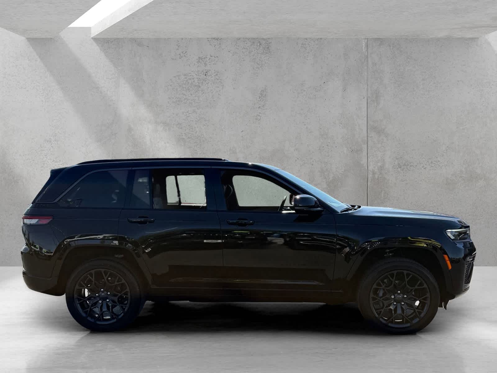 Thumbnail: 2026 Jeep Grand Cherokee - 6