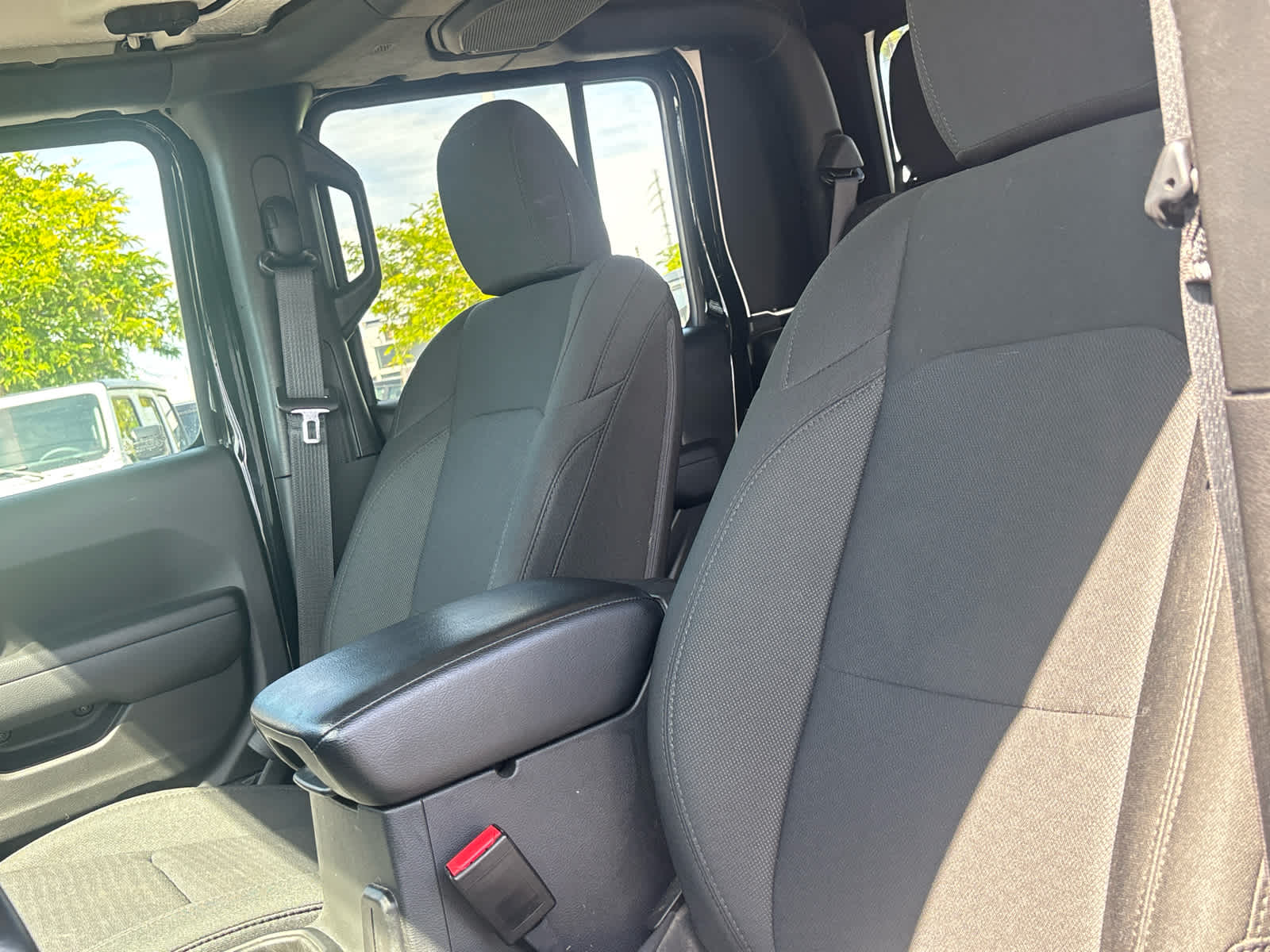 Thumbnail: 2022 Jeep Gladiator - 32