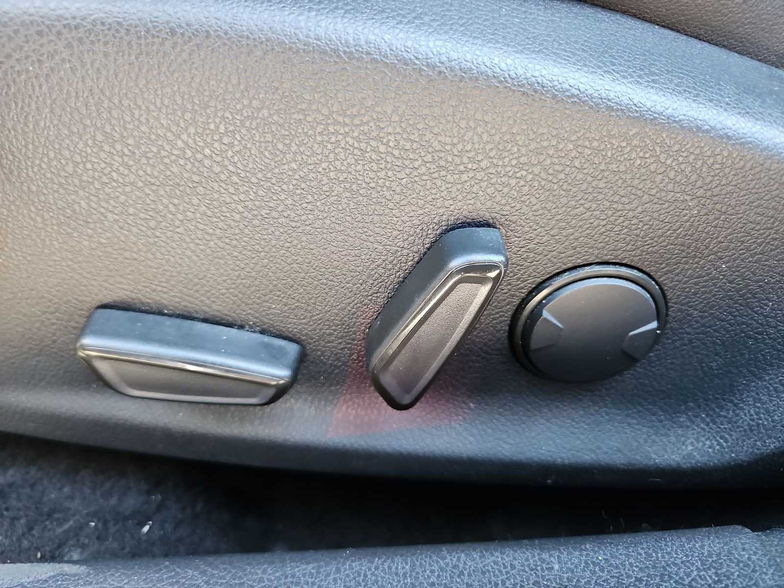 Thumbnail: 2017 Ford Focus - 18