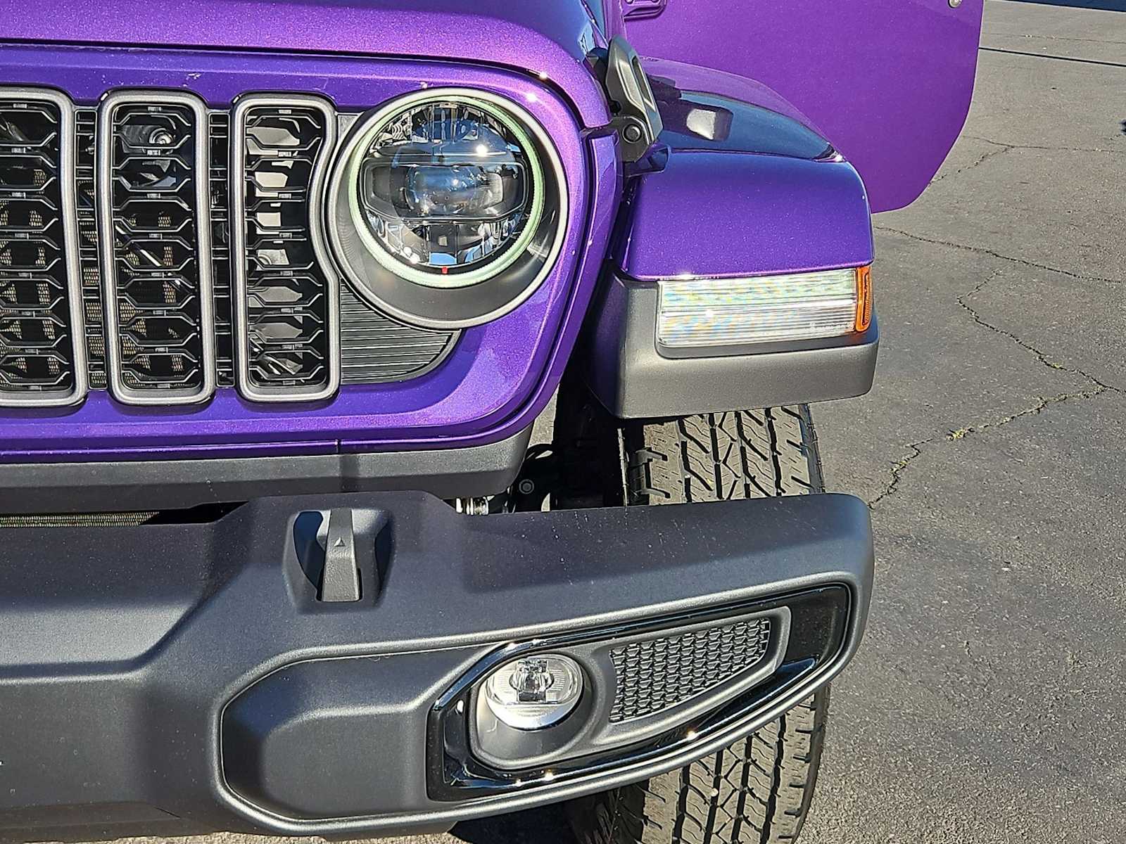 Thumbnail: 2026 Jeep Gladiator - 11