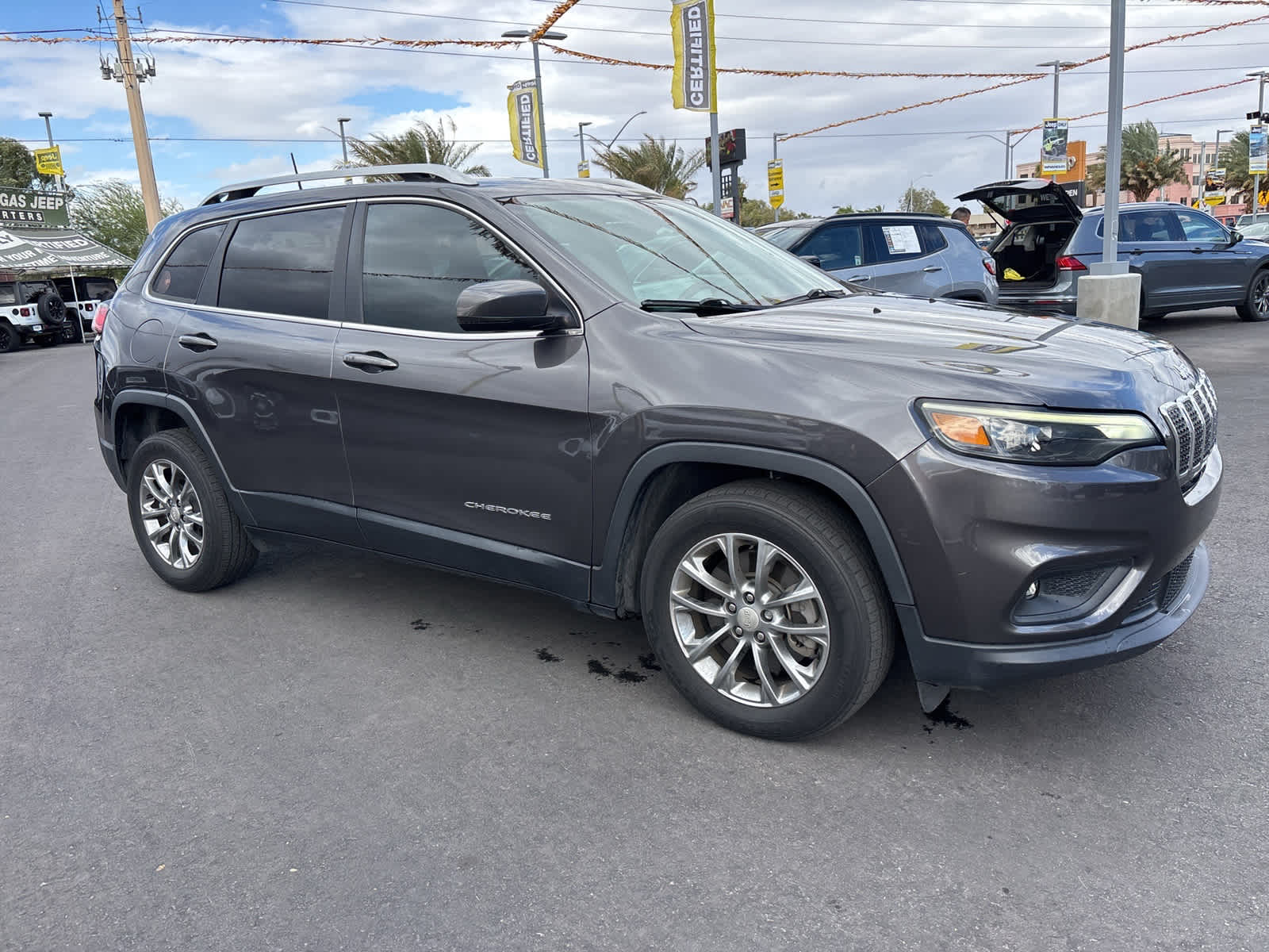Thumbnail: 2020 Jeep Cherokee - 3