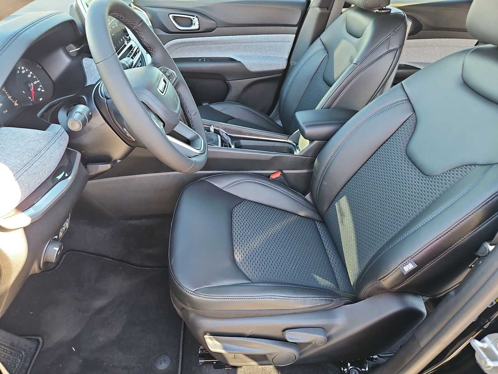 Thumbnail: 2026 Jeep Compass - 17