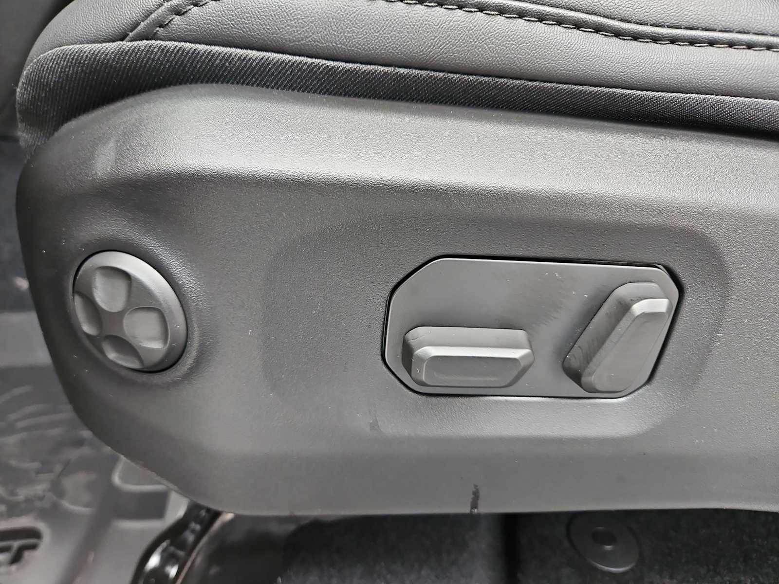 Thumbnail: 2026 Jeep Gladiator - 17