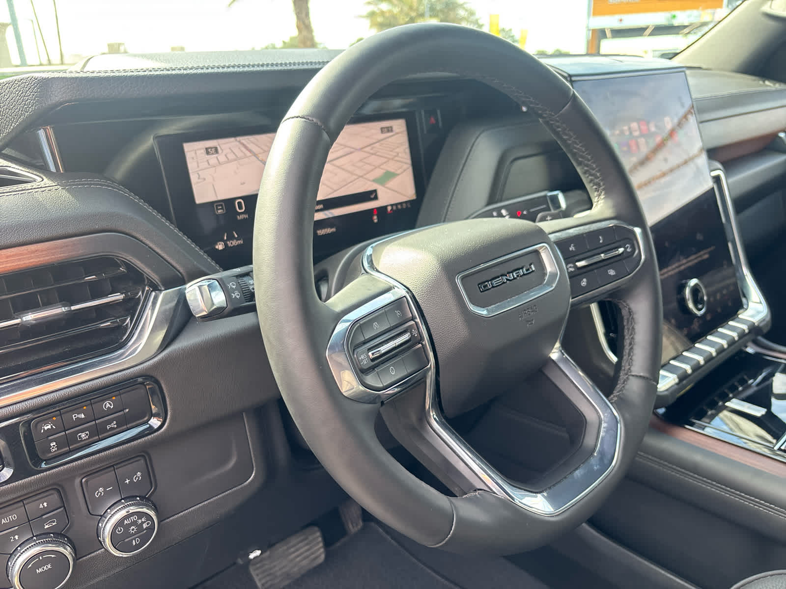 Thumbnail: 2025 GMC Yukon XL - 9