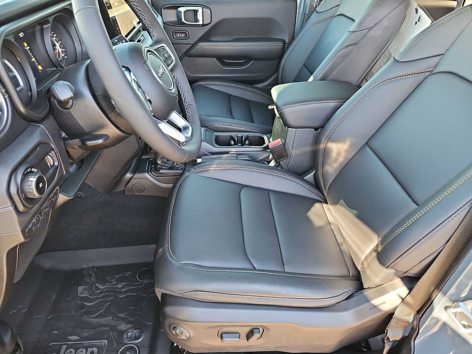 Thumbnail: 2026 Jeep Wrangler - 16