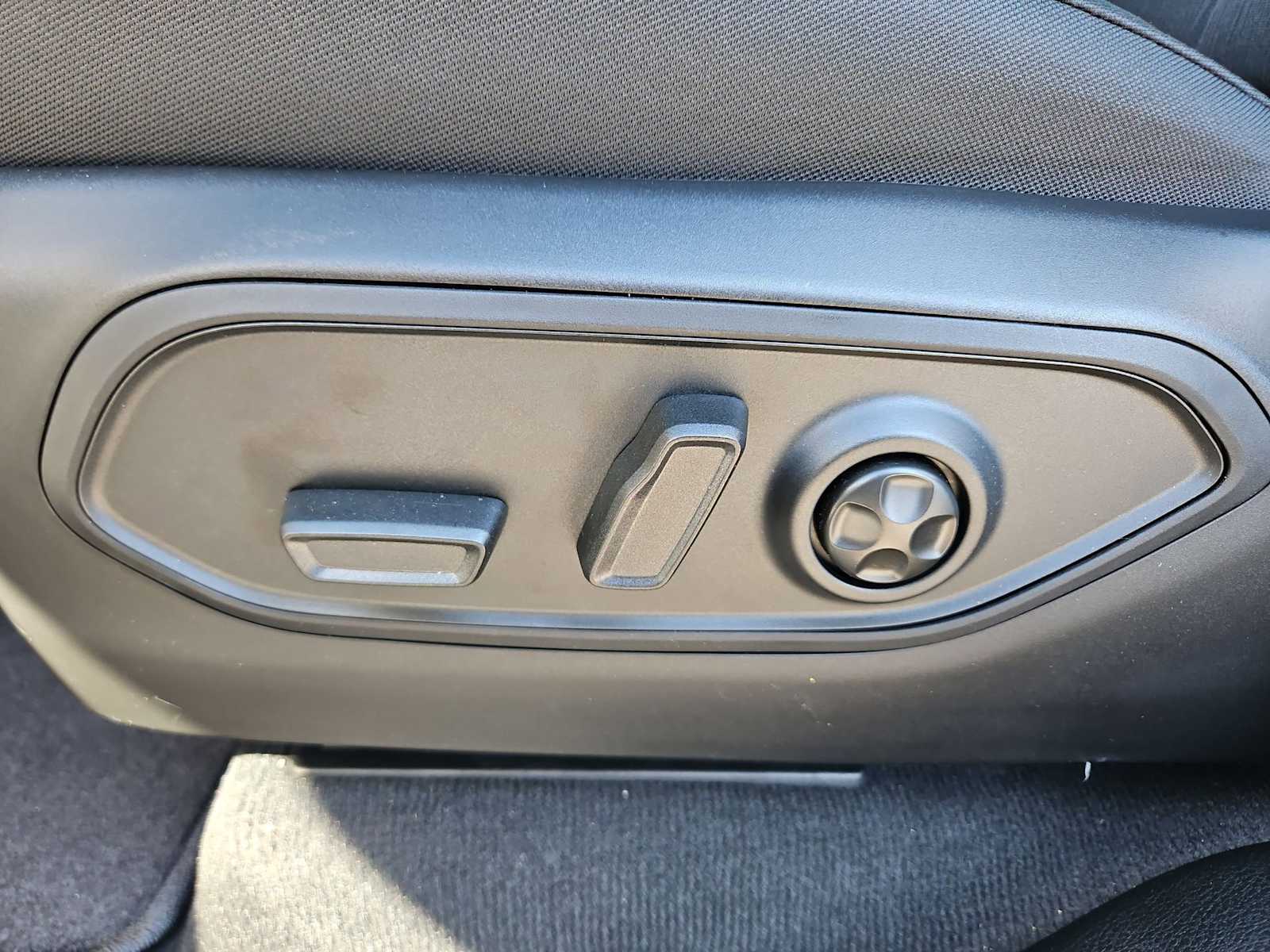 Thumbnail: 2026 Jeep Grand Cherokee - 17