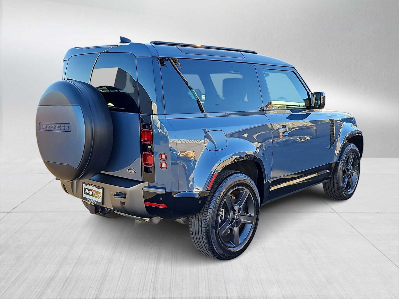 Thumbnail: 2023 Land Rover Defender - 8