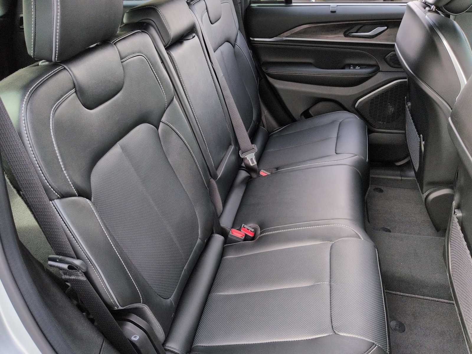 Thumbnail: 2025 Jeep Grand Cherokee - 22