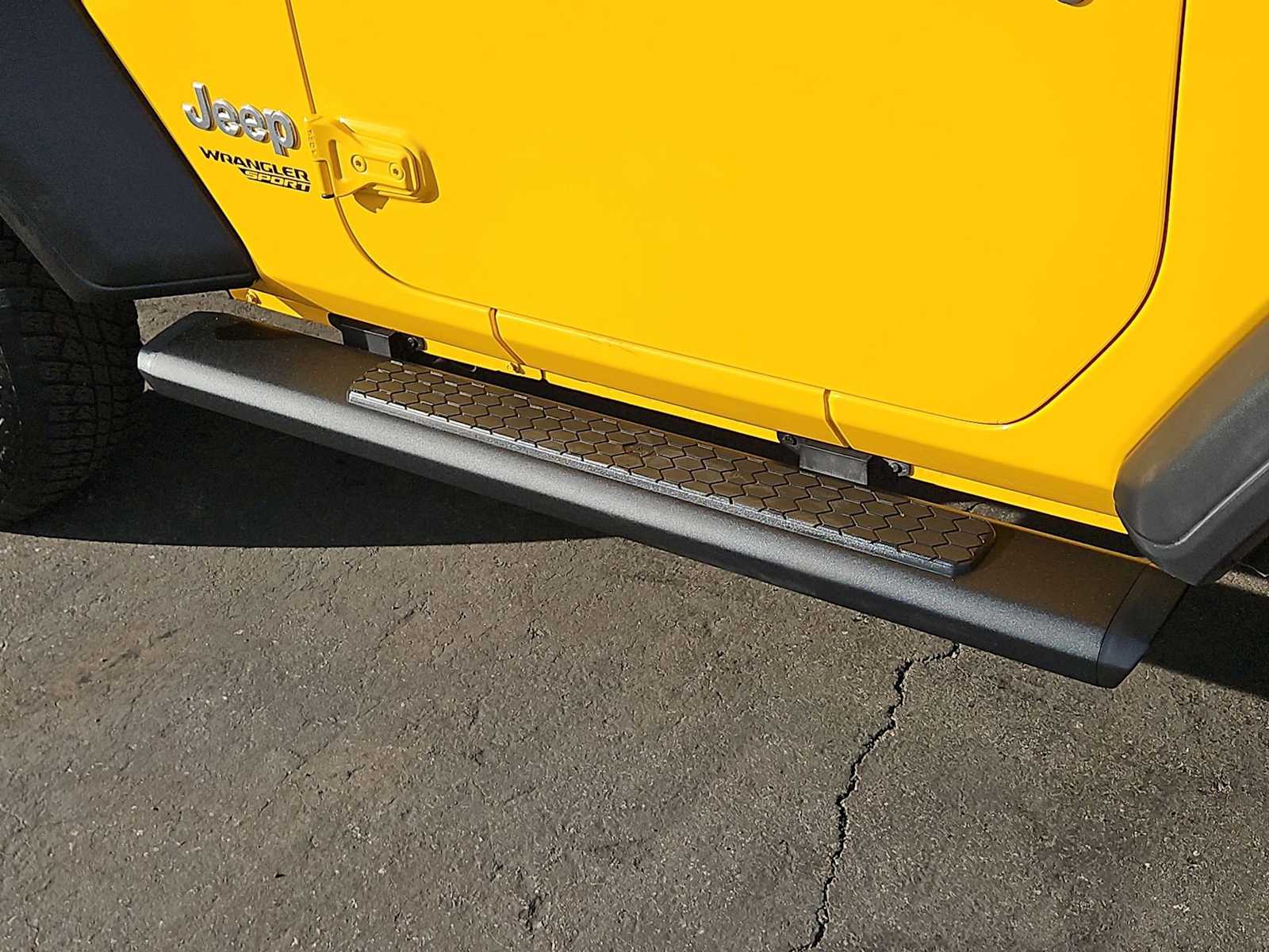 Thumbnail: 2021 Jeep Wrangler - 33