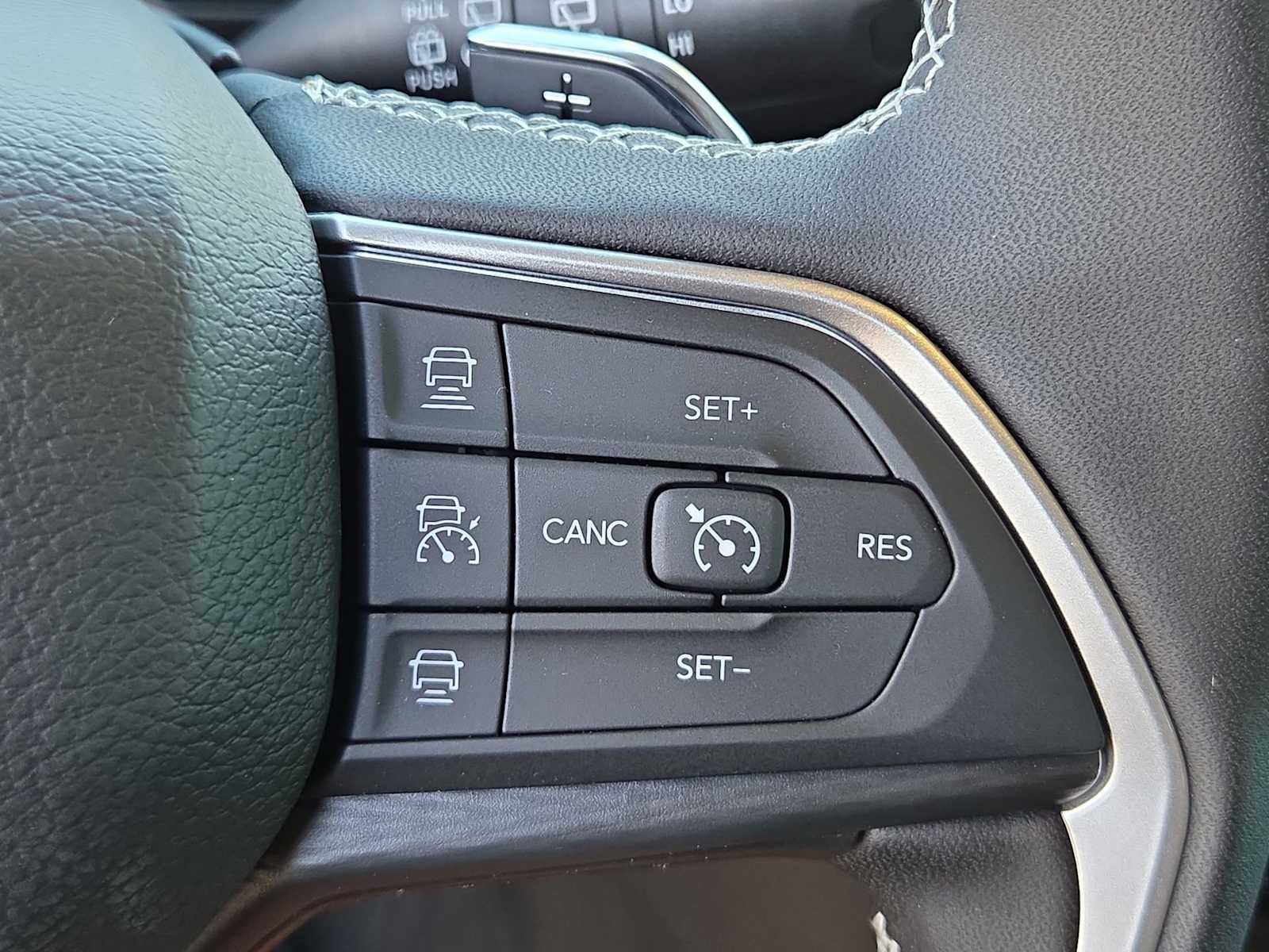 Thumbnail: 2025 Jeep Grand Cherokee - 25