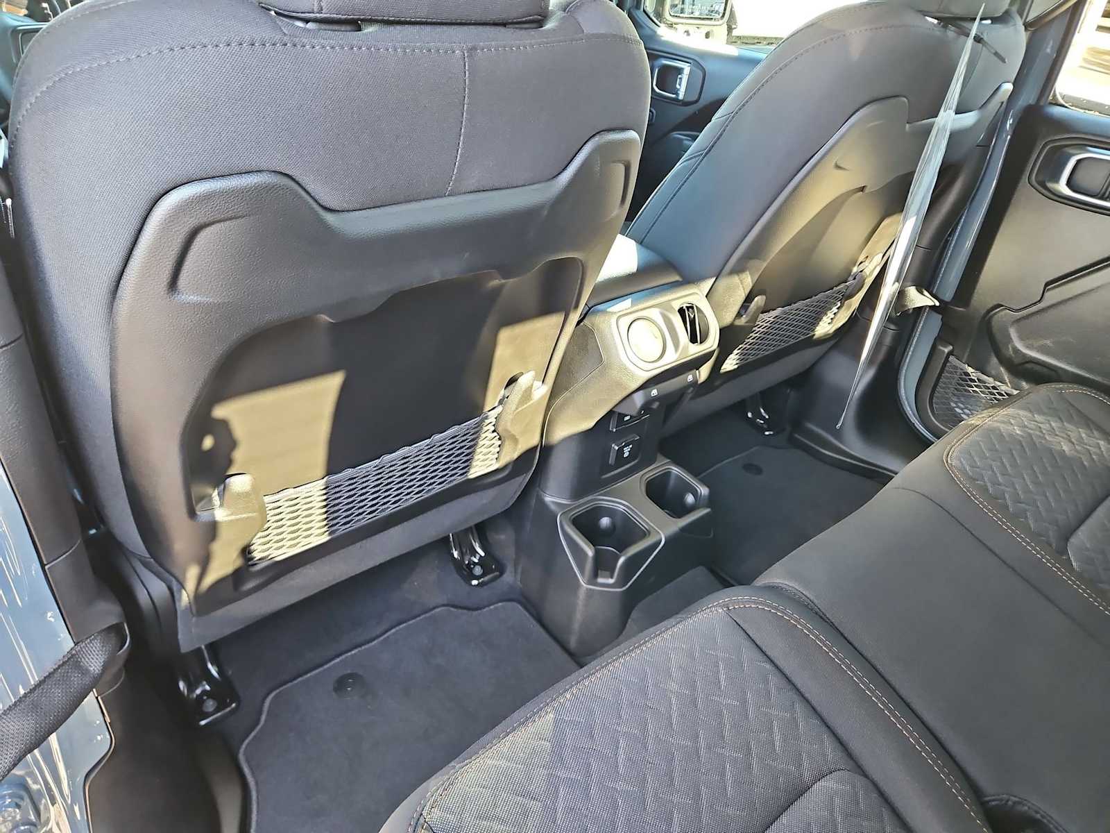 Thumbnail: 2026 Jeep Gladiator - 17