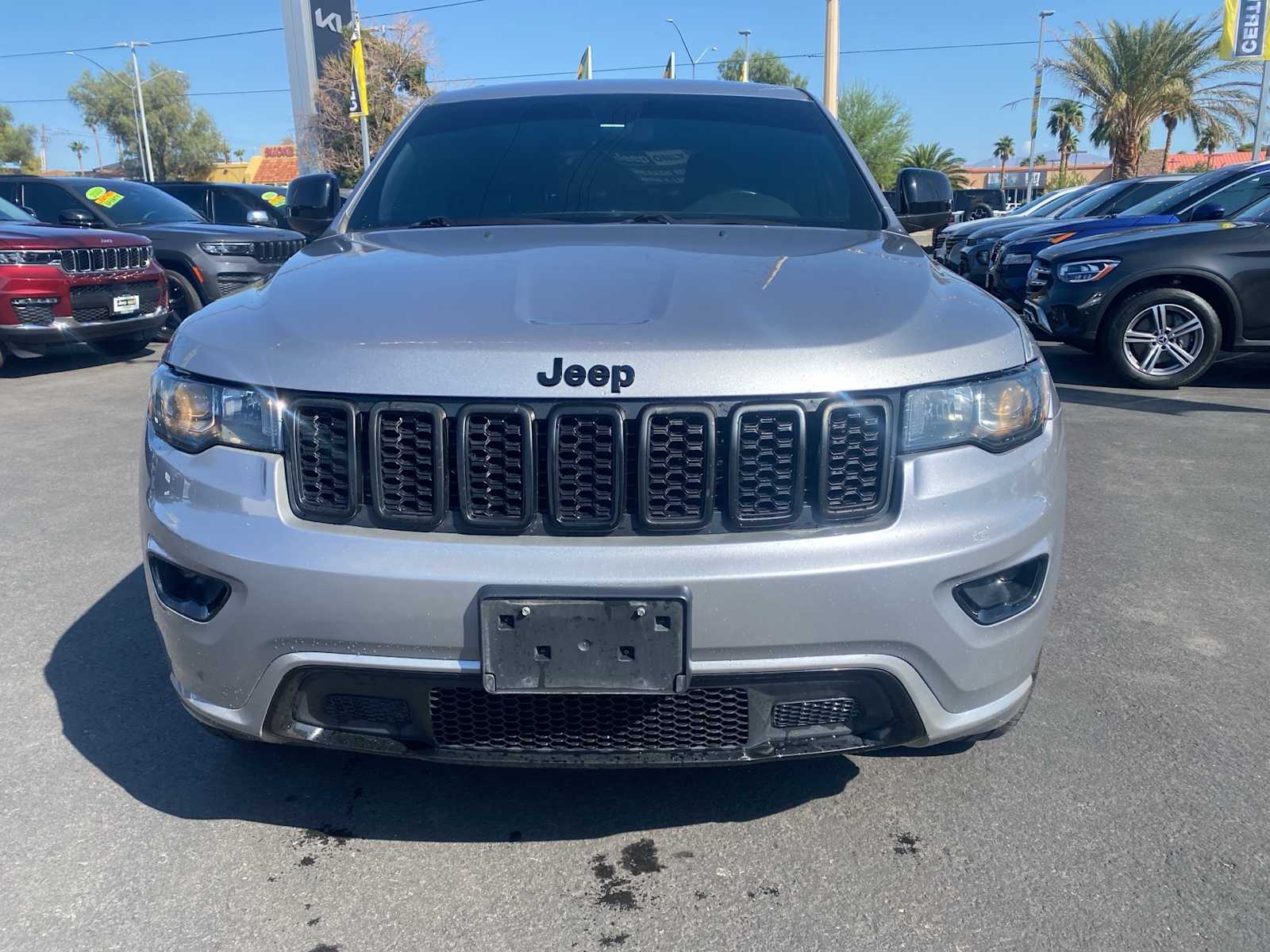 Thumbnail: 2020 Jeep Grand Cherokee - 2