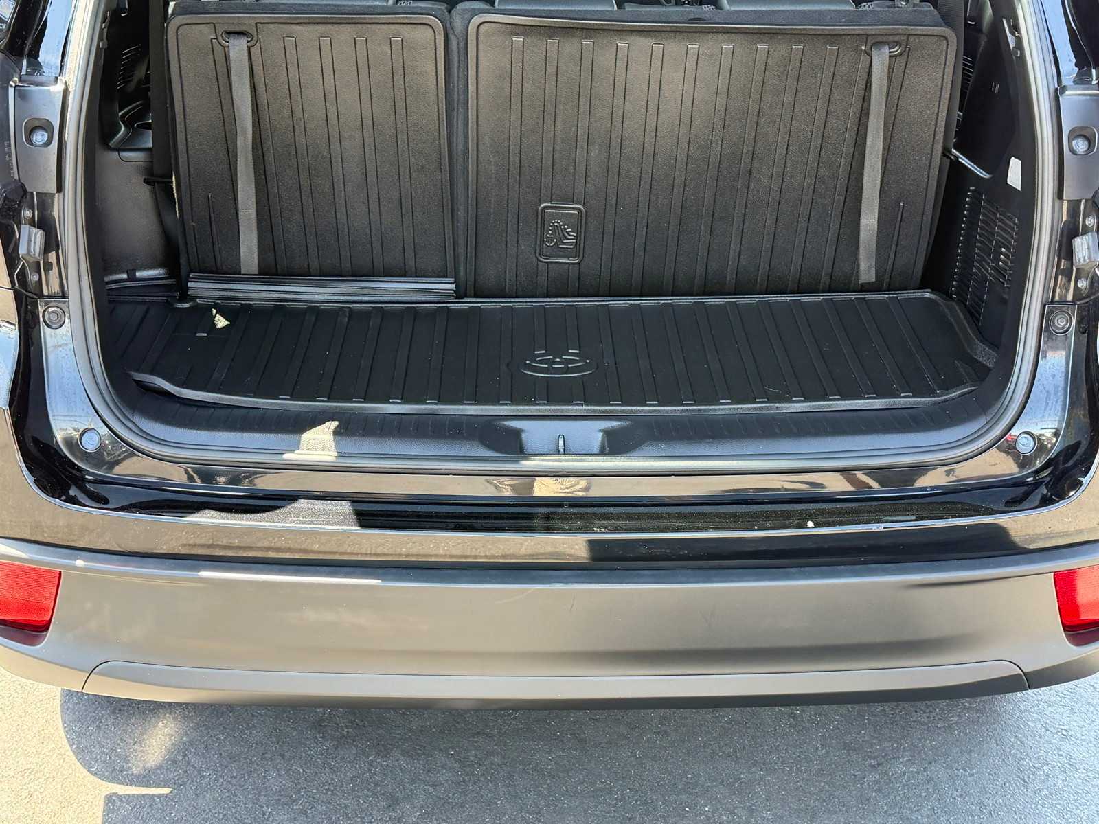 Thumbnail: 2019 Toyota Highlander - 29