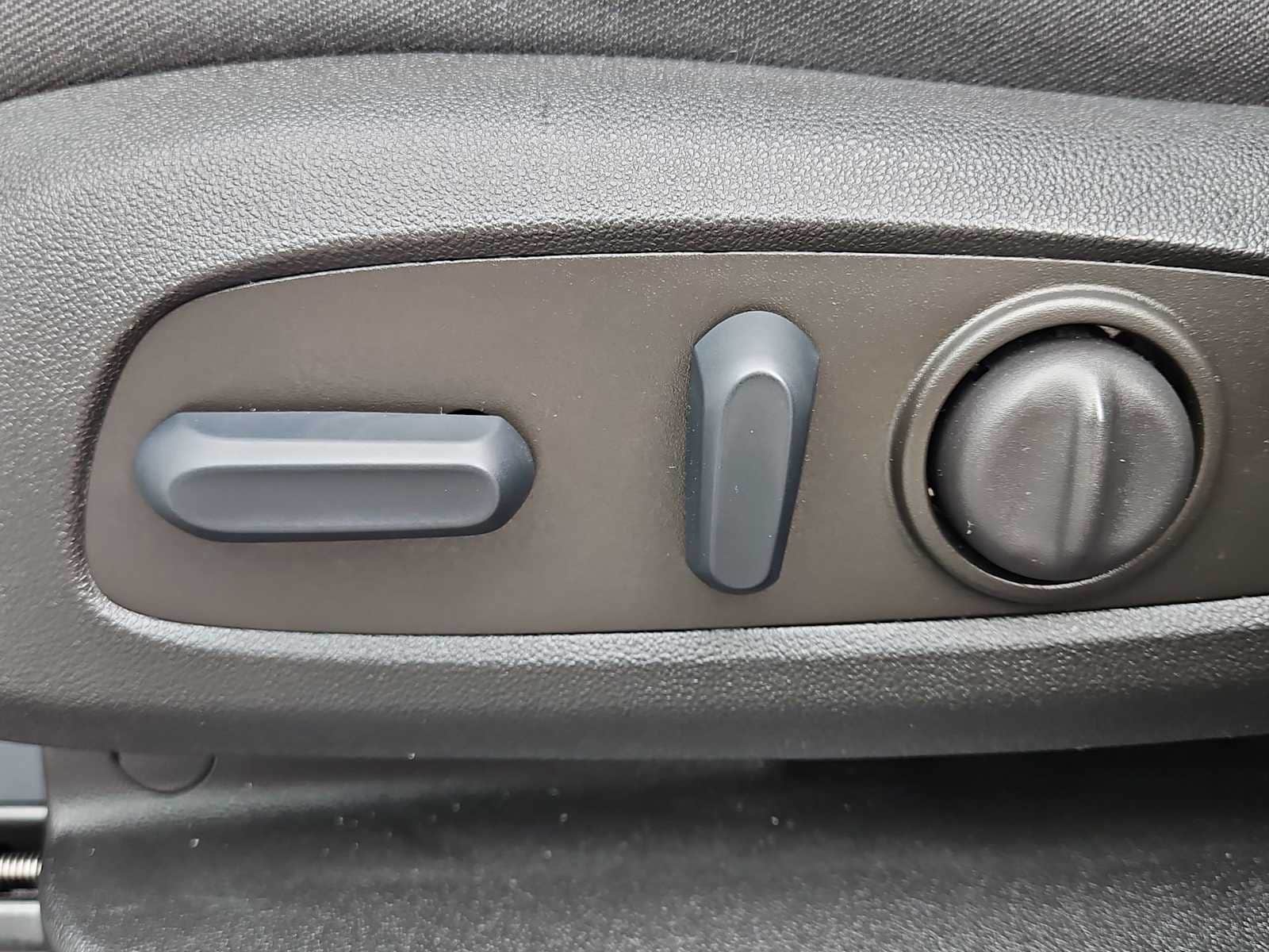 Thumbnail: 2022 Chevrolet Equinox - 16