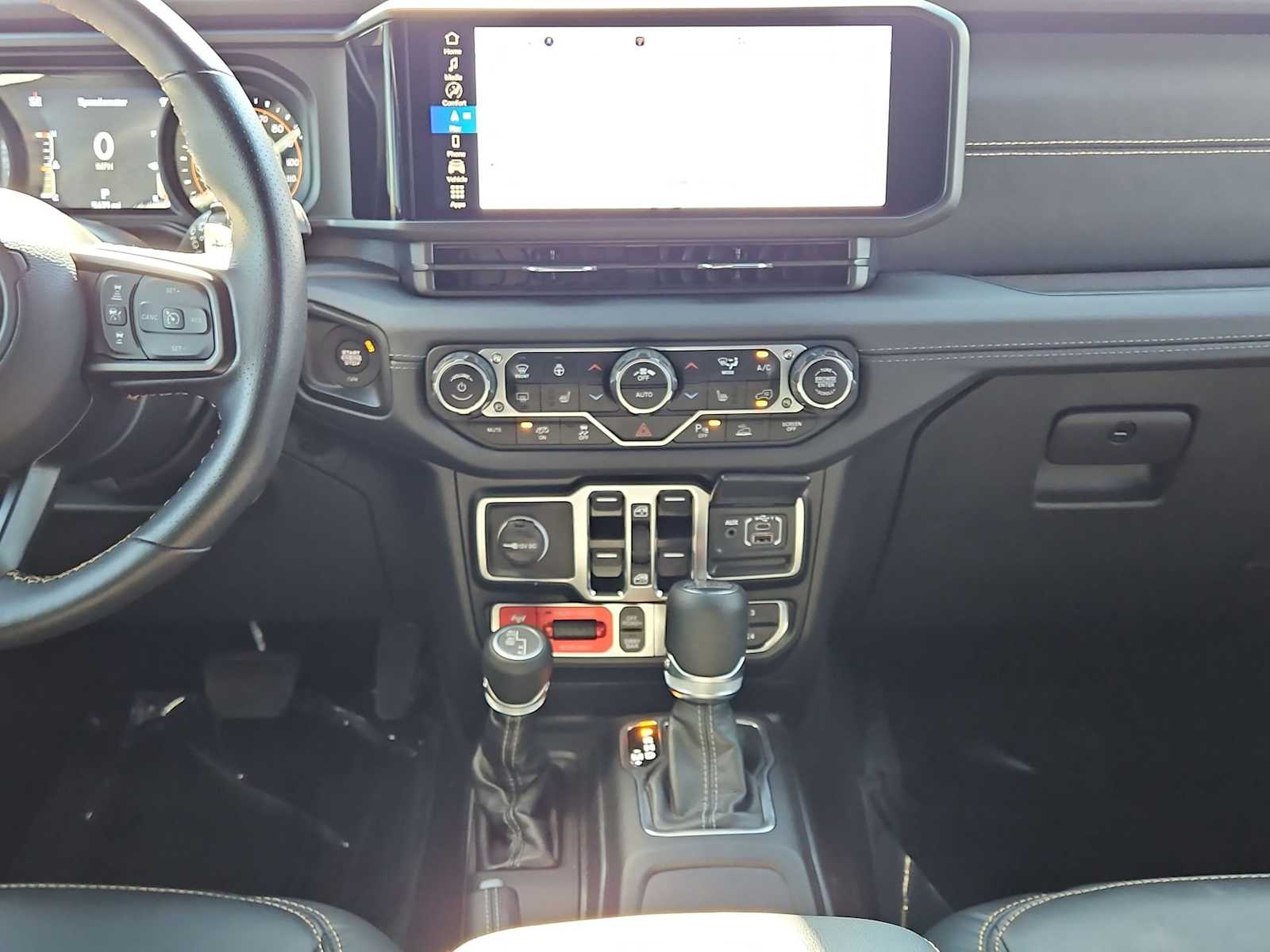 Thumbnail: 2024 Jeep Wrangler - 25