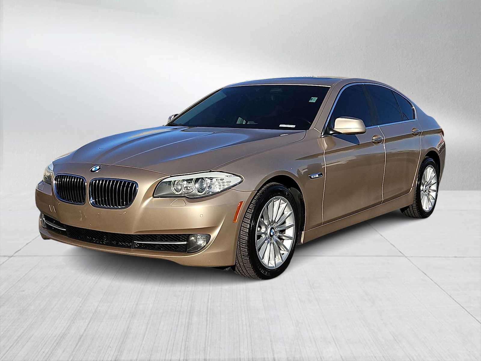 Thumbnail: 2013 BMW 5 Series - 4