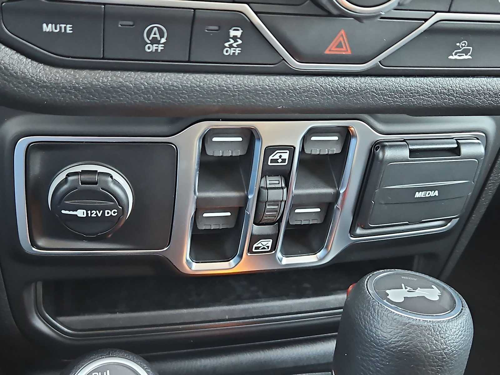 Thumbnail: 2026 Jeep Wrangler - 28