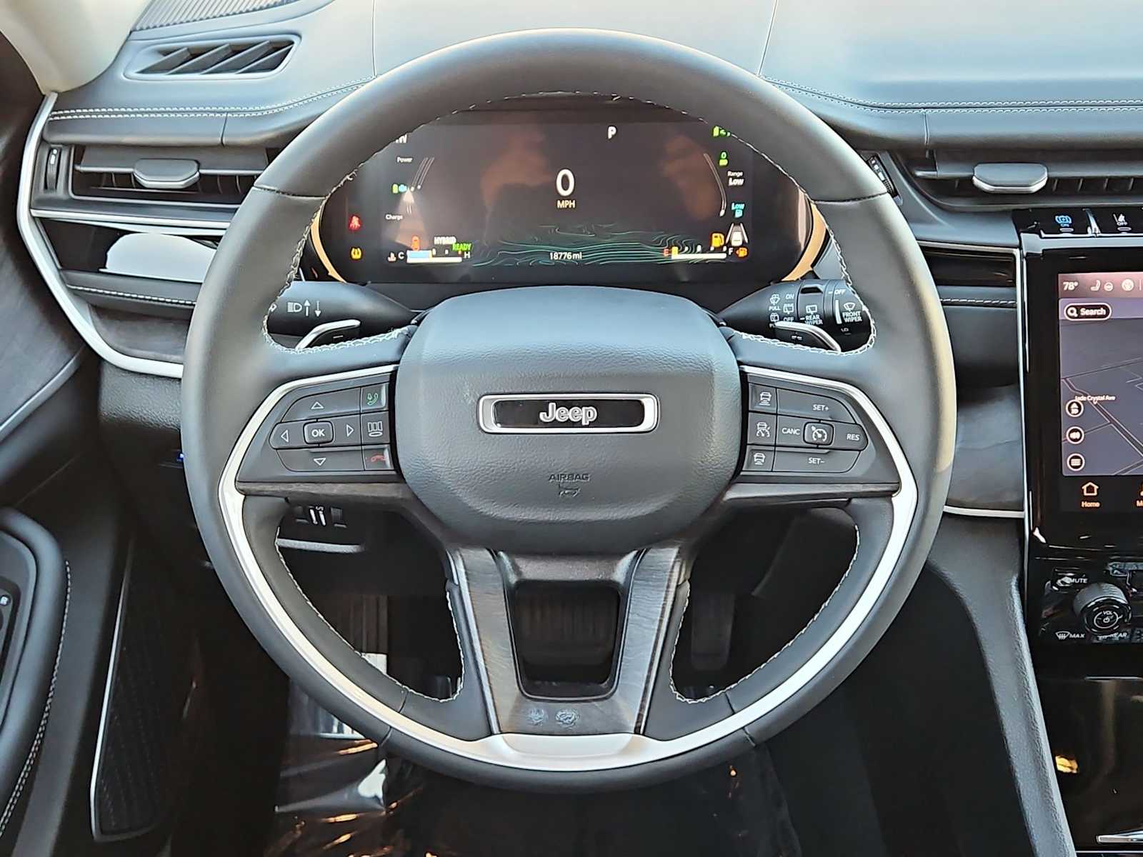 Thumbnail: 2022 Jeep Grand Cherokee - 24