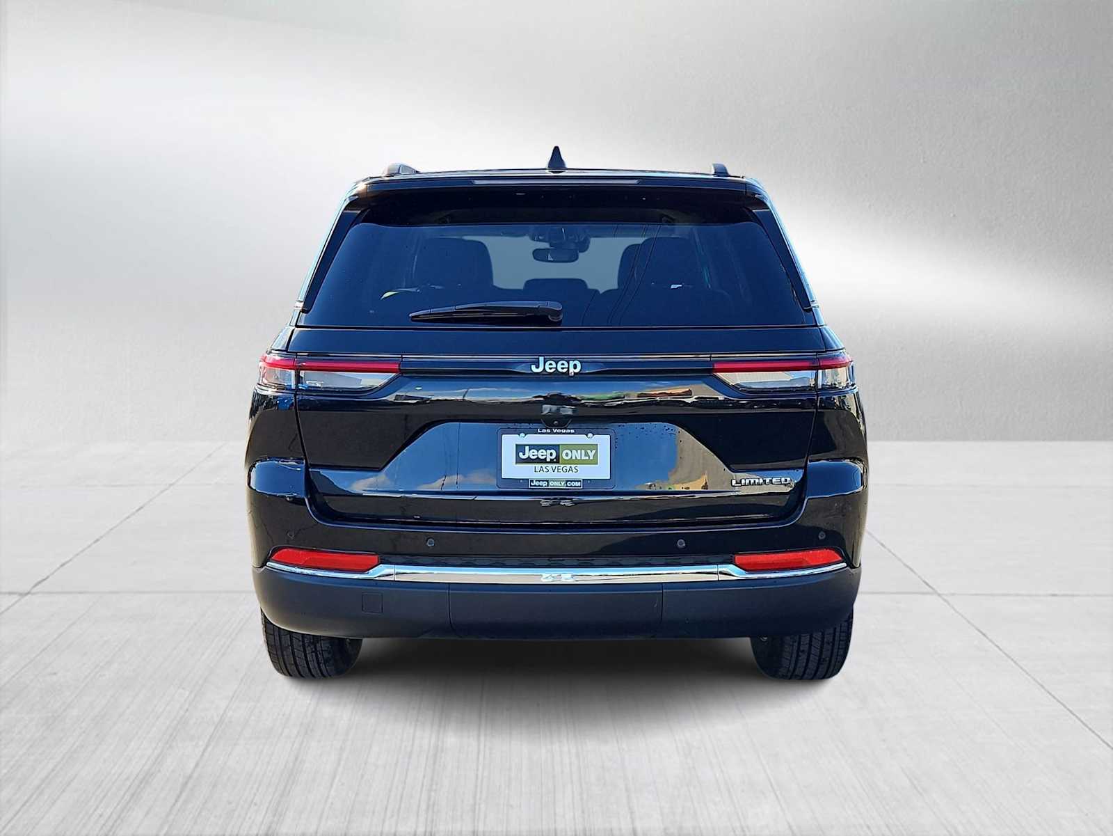 Thumbnail: 2023 Jeep Grand Cherokee - 7