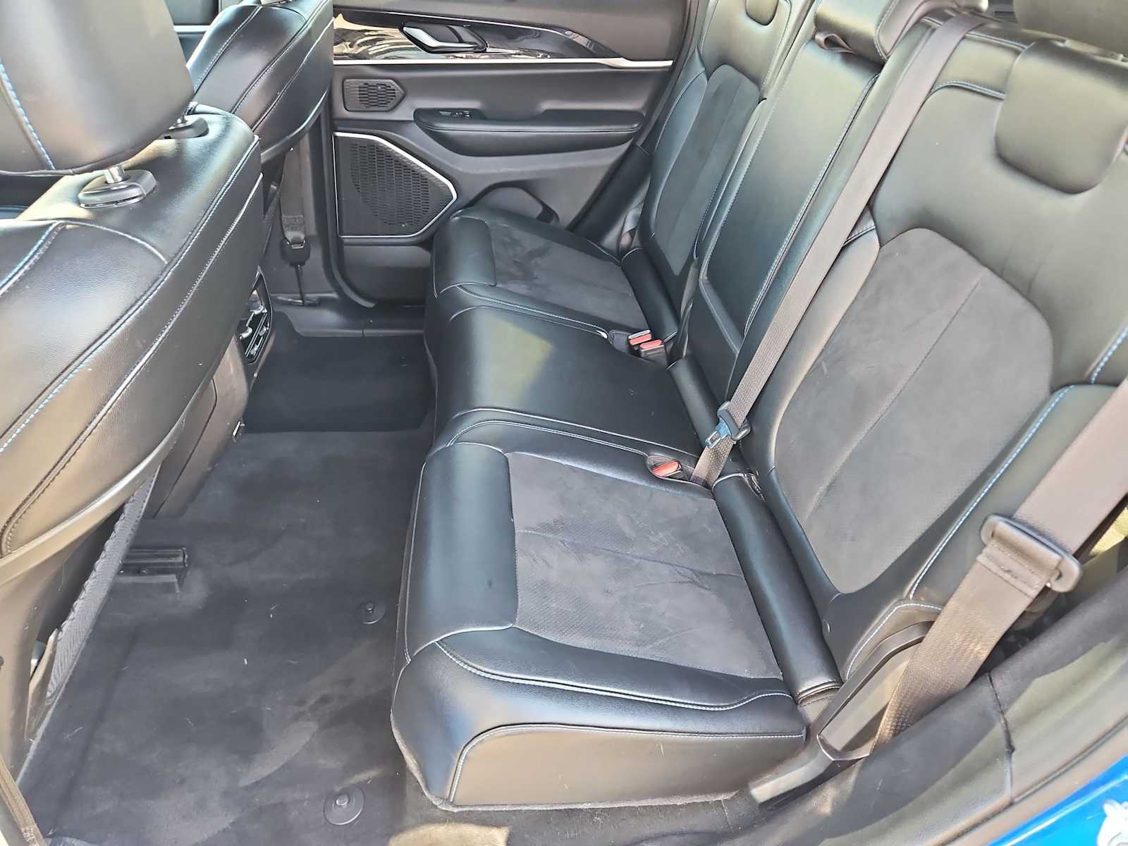 Thumbnail: 2022 Jeep Grand Cherokee - 20