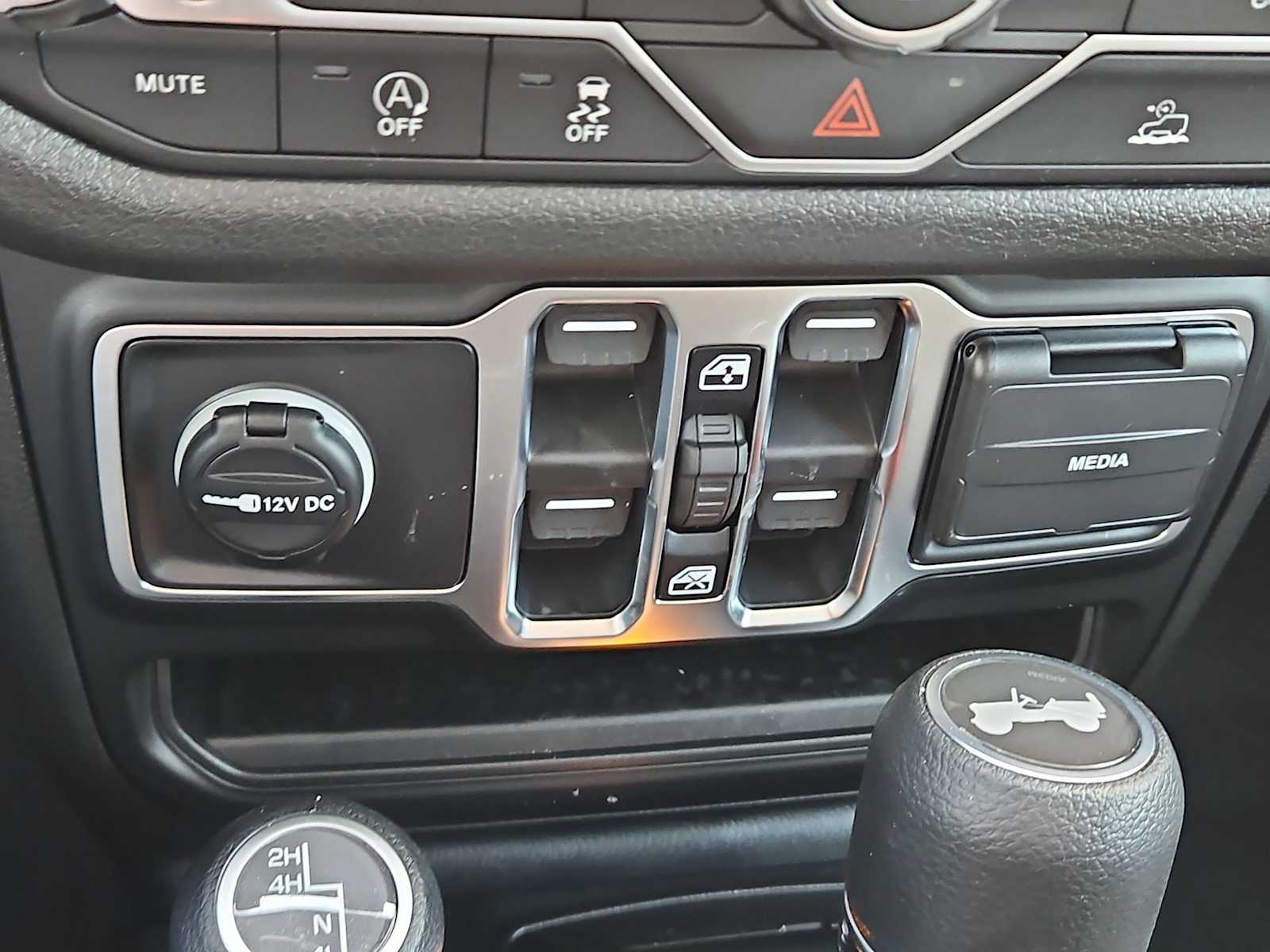 Thumbnail: 2026 Jeep Wrangler - 28