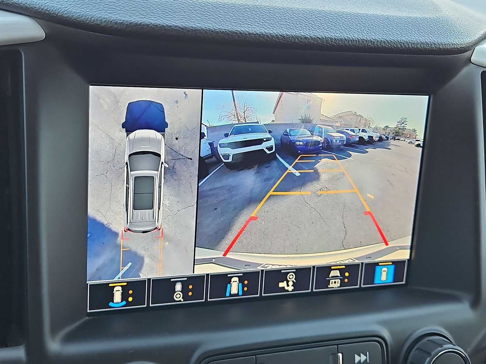 Thumbnail: 2022 GMC Terrain - 29