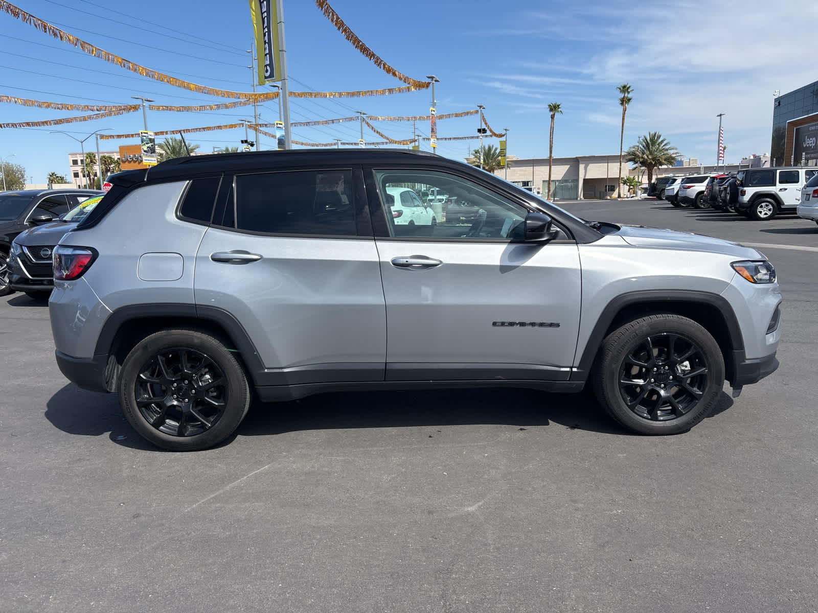 Thumbnail: 2022 Jeep Compass - 4