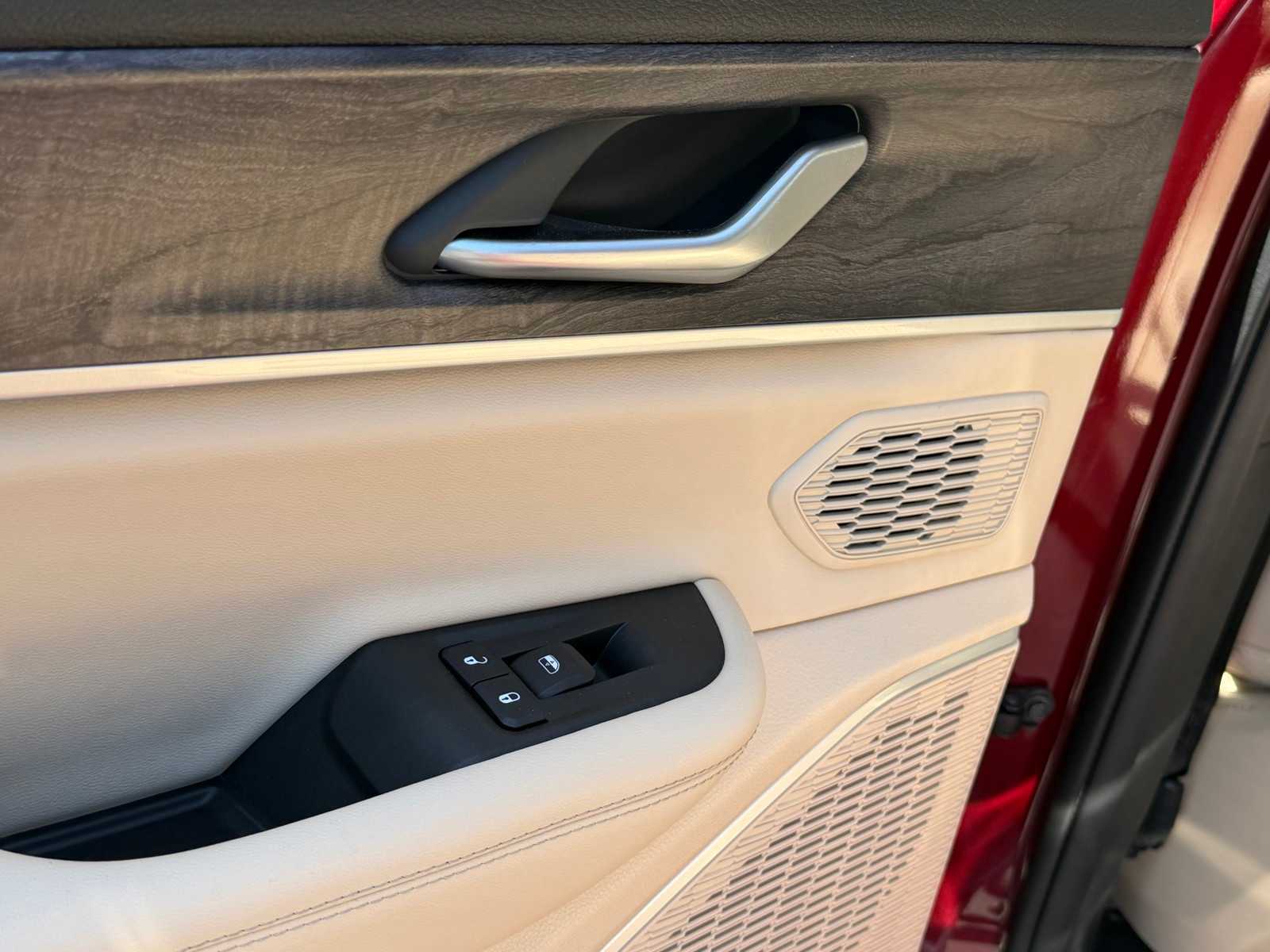 Thumbnail: 2021 Jeep Grand Cherokee L - 20
