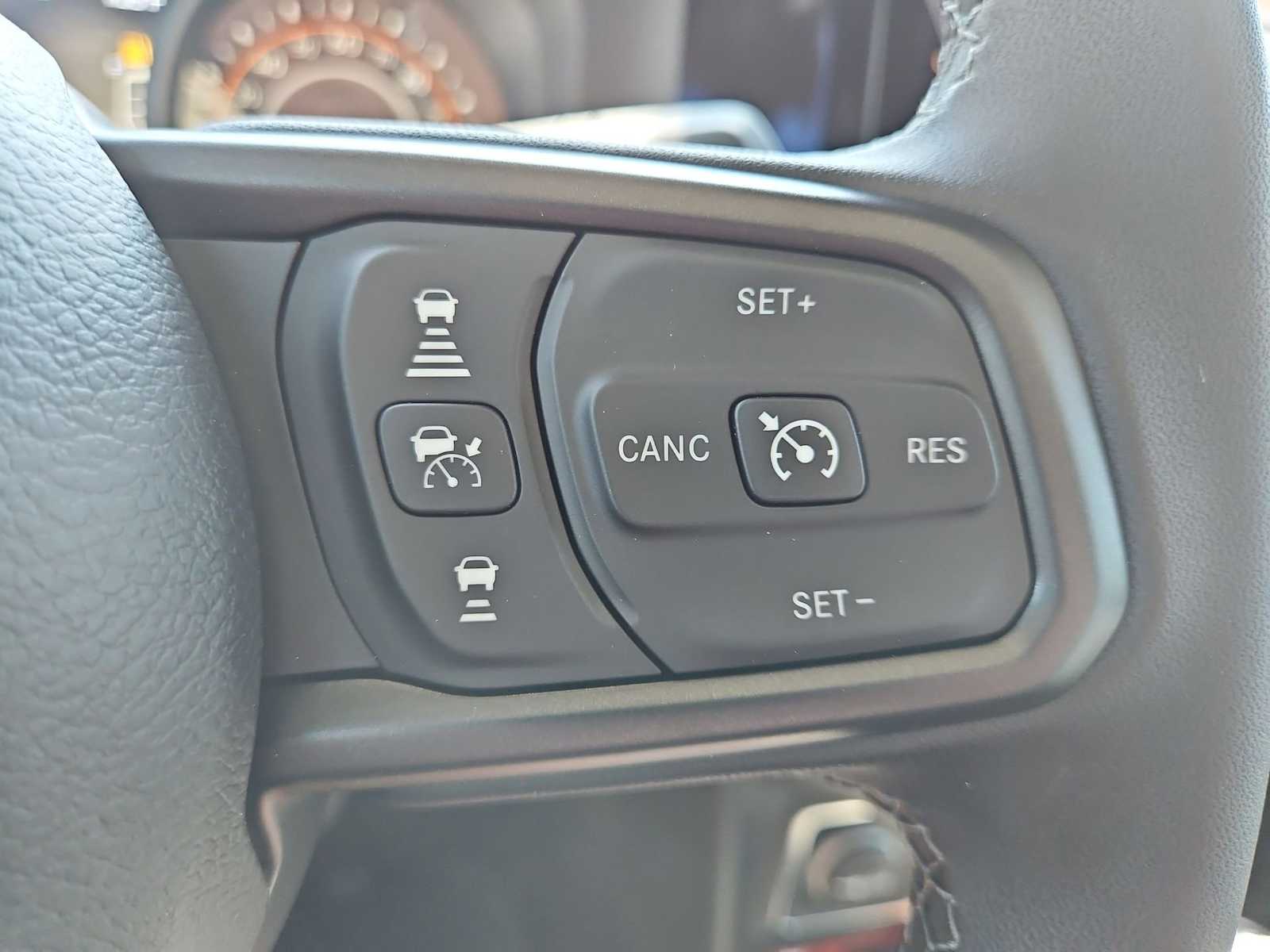 Thumbnail: 2025 Jeep Gladiator - 21