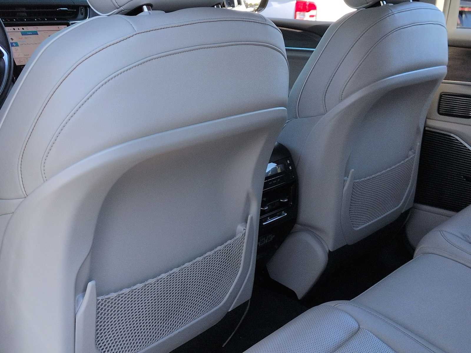 Thumbnail: 2022 Jeep Grand Cherokee L - 19