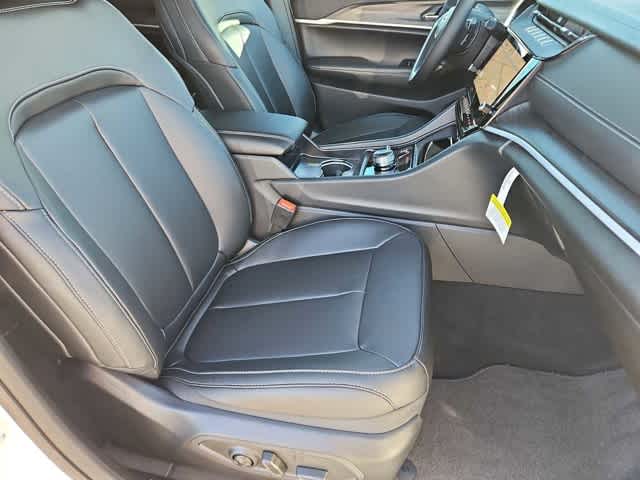 Thumbnail: 2026 Jeep Grand Cherokee - 23