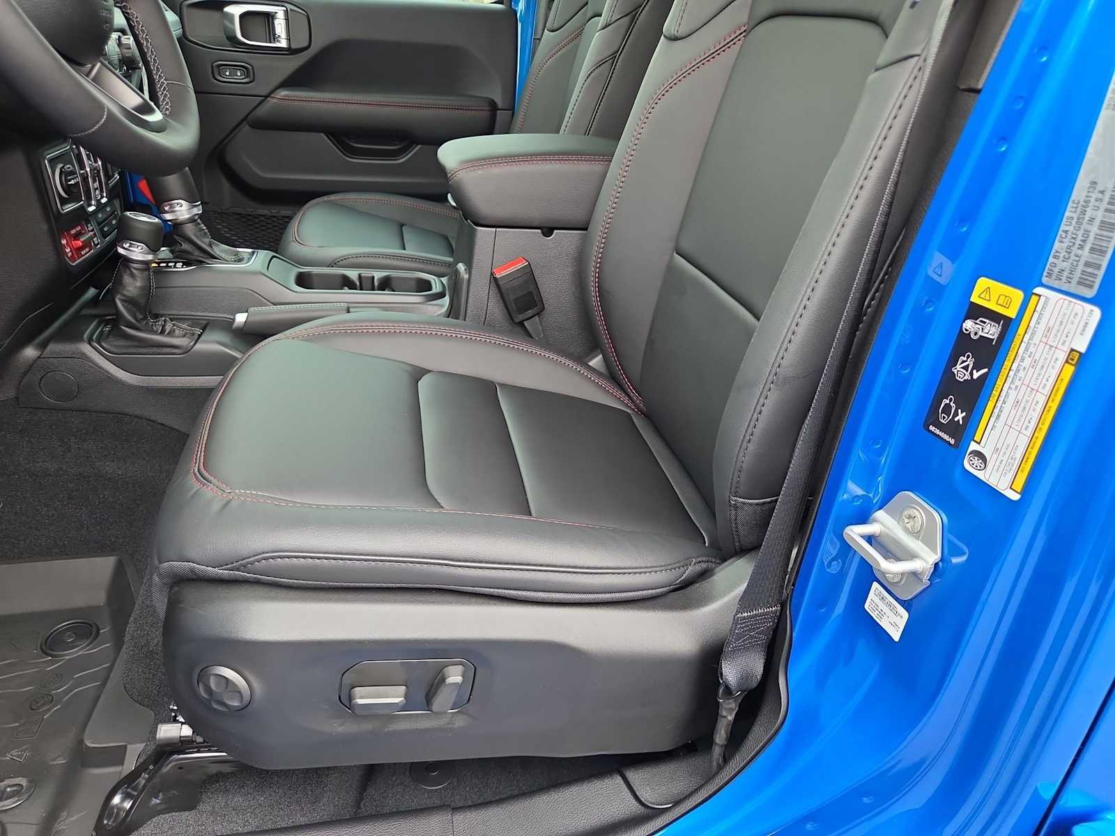 Thumbnail: 2025 Jeep Wrangler - 18