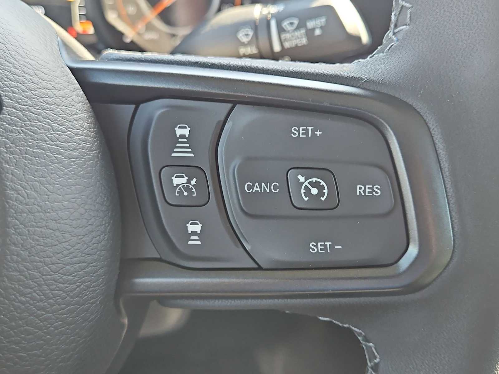 Thumbnail: 2025 Jeep Gladiator - 21