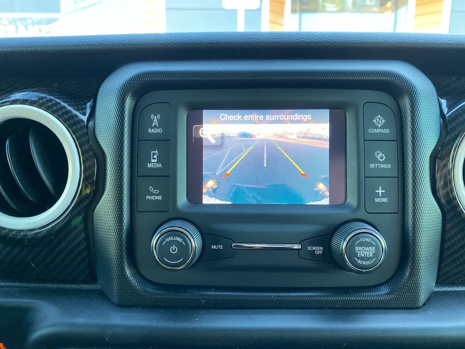 Thumbnail: 2020 Jeep Gladiator - 11