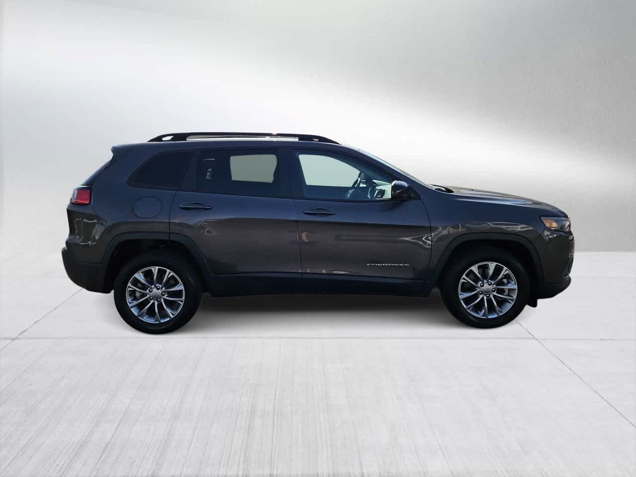 Thumbnail: 2022 Jeep Cherokee - 9