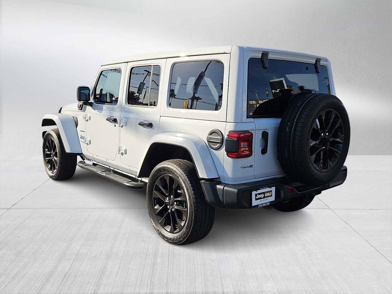 Thumbnail: 2021 Jeep Wrangler - 6