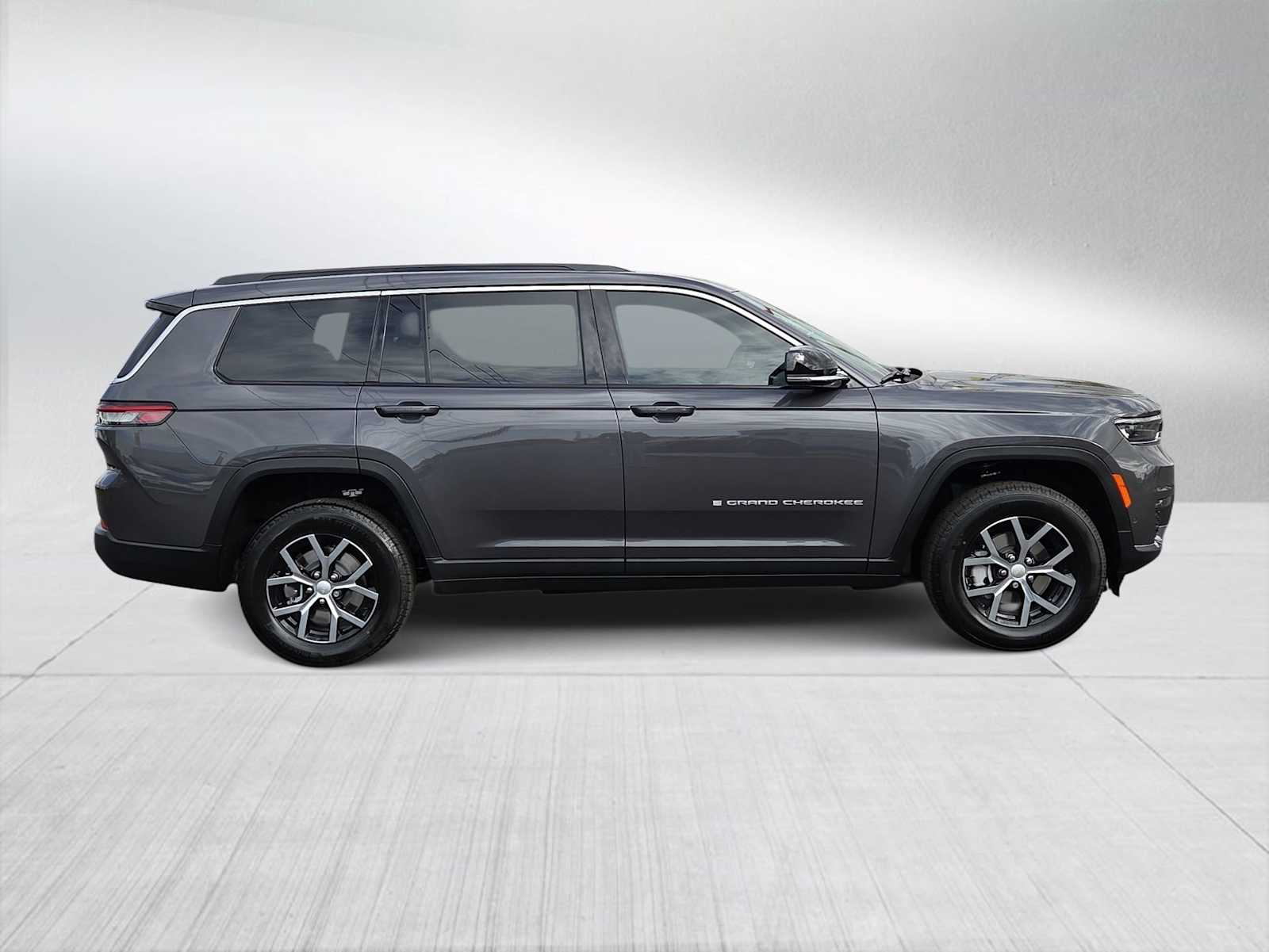 Thumbnail: 2025 Jeep Grand Cherokee L - 9