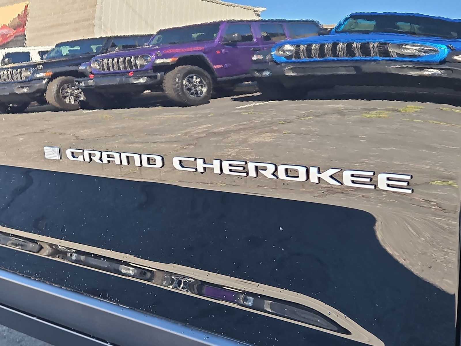 Thumbnail: 2026 Jeep Grand Cherokee - 12