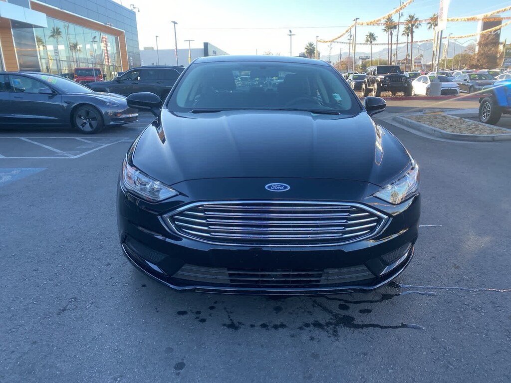 Used 2018 Ford Fusion SE Sedan
