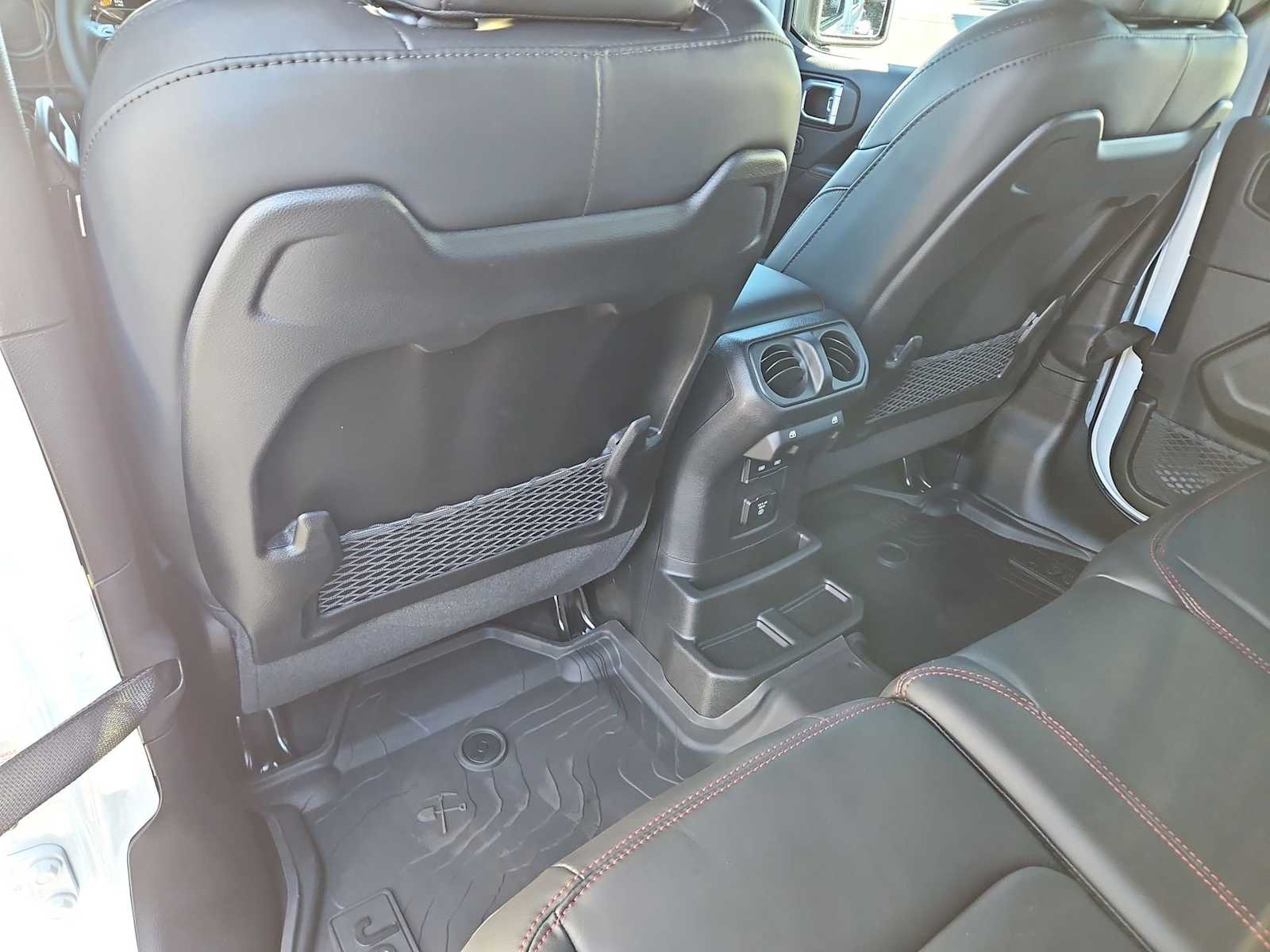 Thumbnail: 2026 Jeep Wrangler - 18