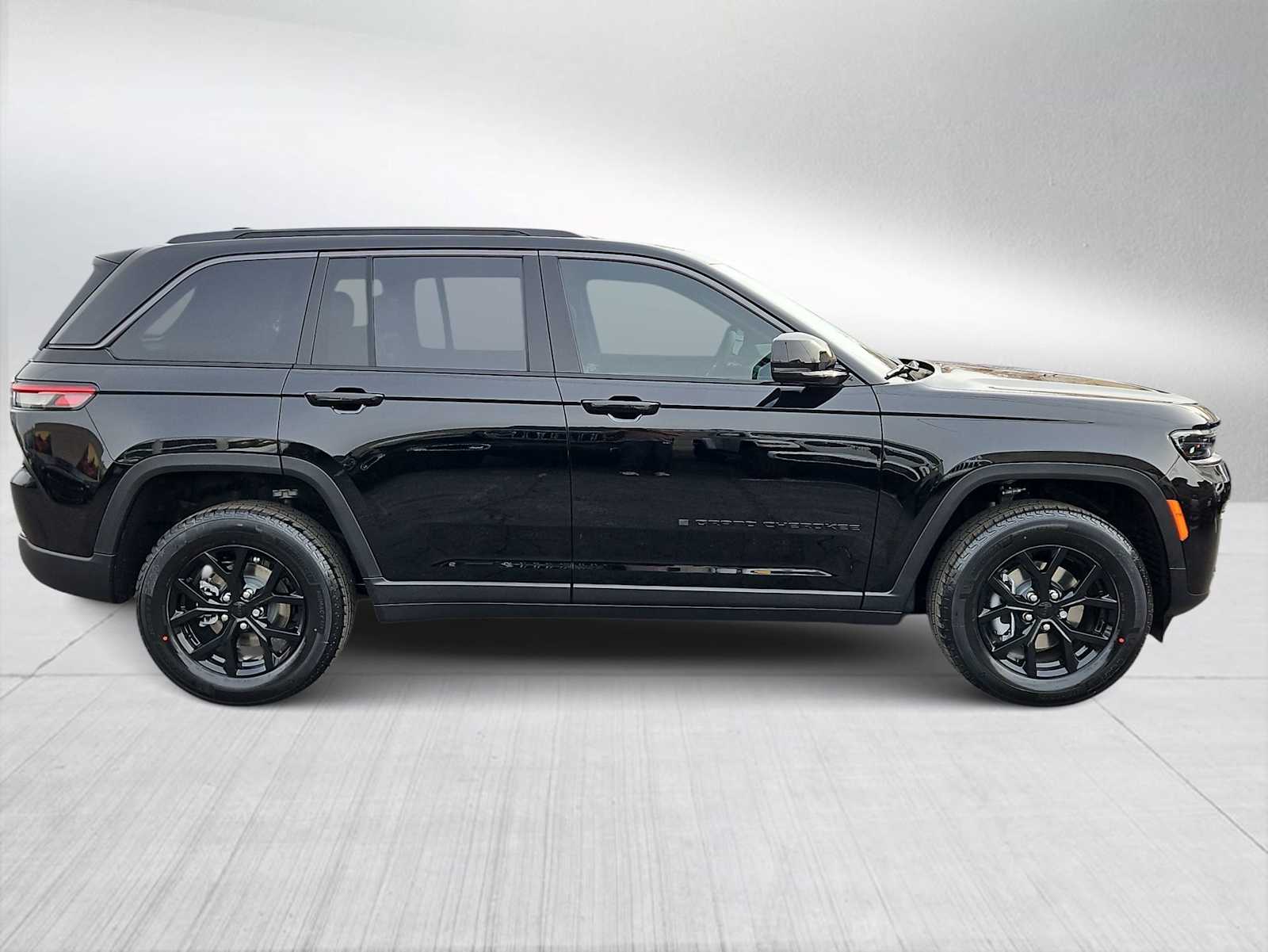 Thumbnail: 2026 Jeep Grand Cherokee - 9