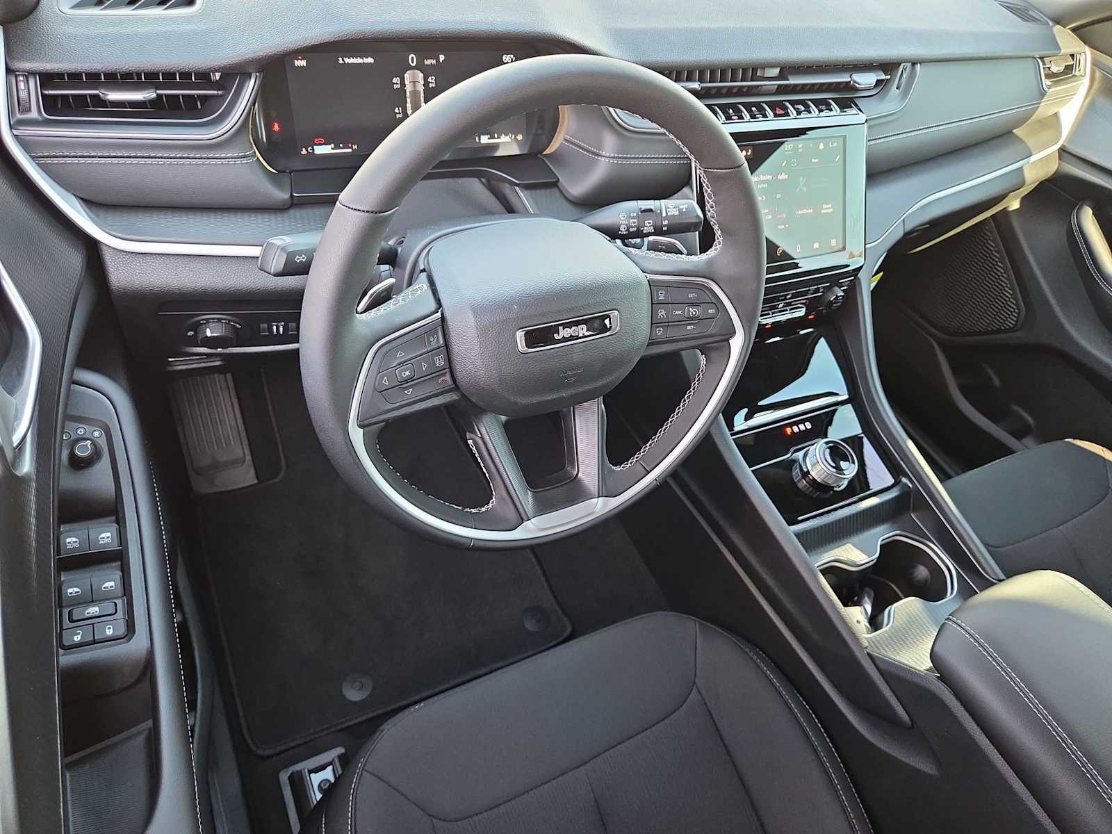 Thumbnail: 2025 Jeep Grand Cherokee - 10