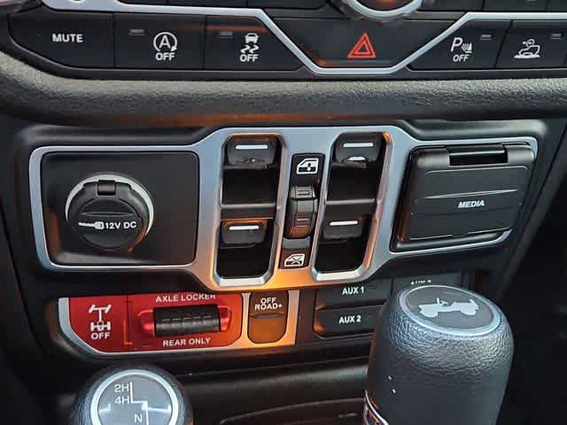 Thumbnail: 2024 Jeep Wrangler - 28