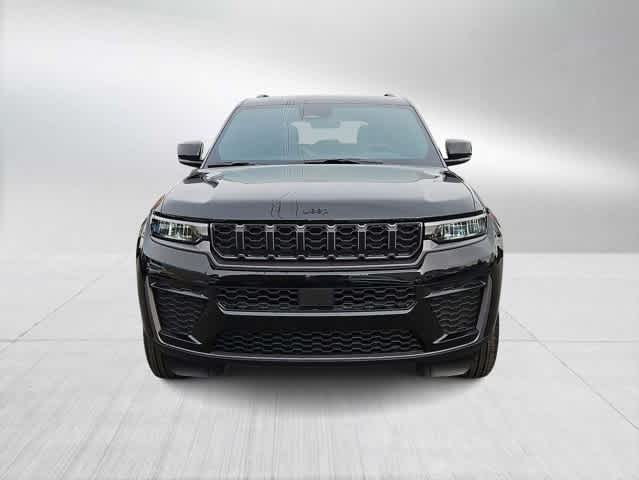 Thumbnail: 2026 Jeep Grand Cherokee - 3