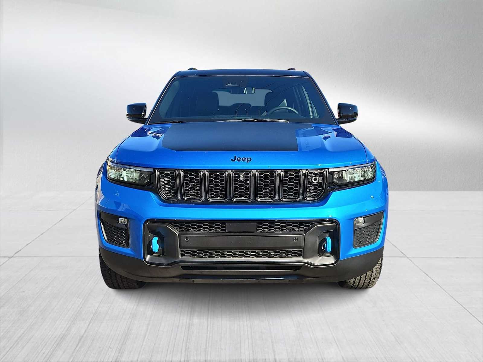 Thumbnail: 2022 Jeep Grand Cherokee - 3