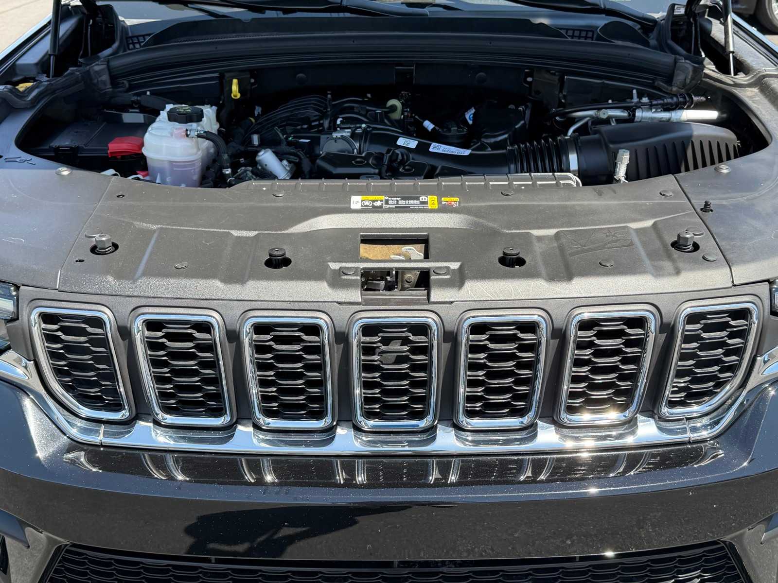 Thumbnail: 2024 Jeep Grand Cherokee - 29
