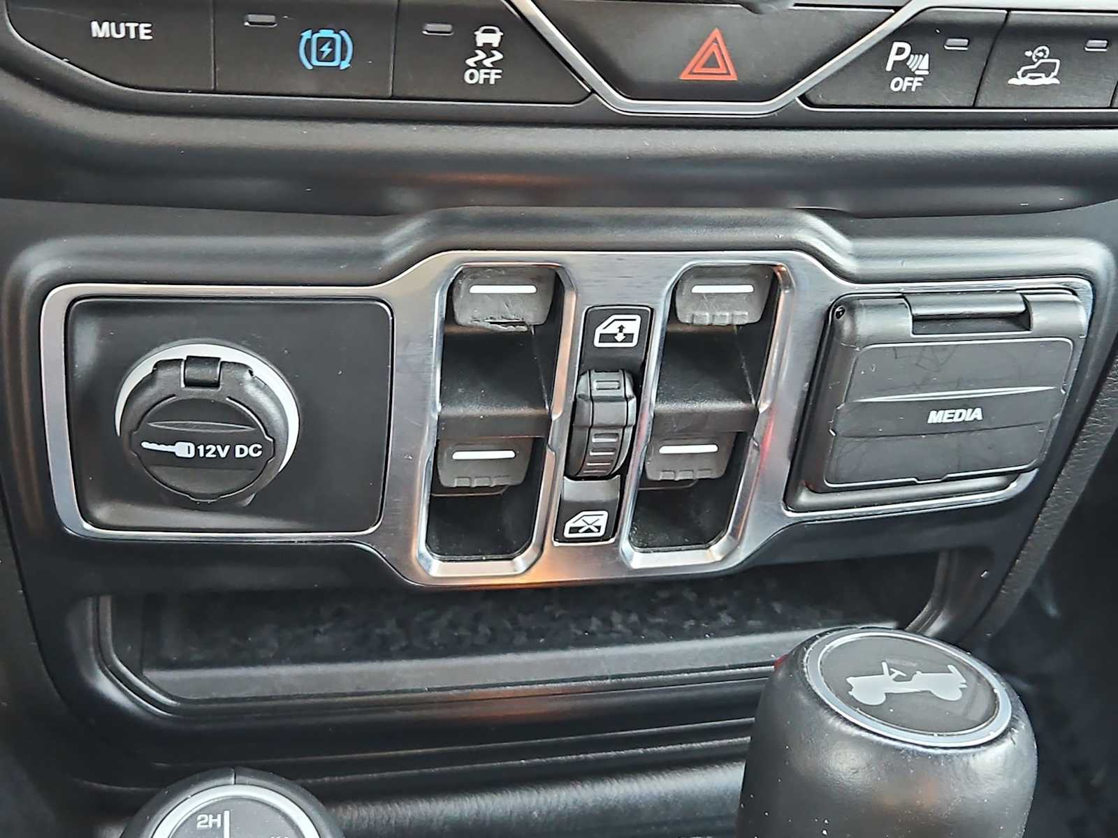 Thumbnail: 2021 Jeep Wrangler - 30