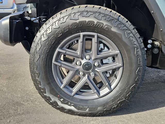 Thumbnail: 2026 Jeep Gladiator - 13