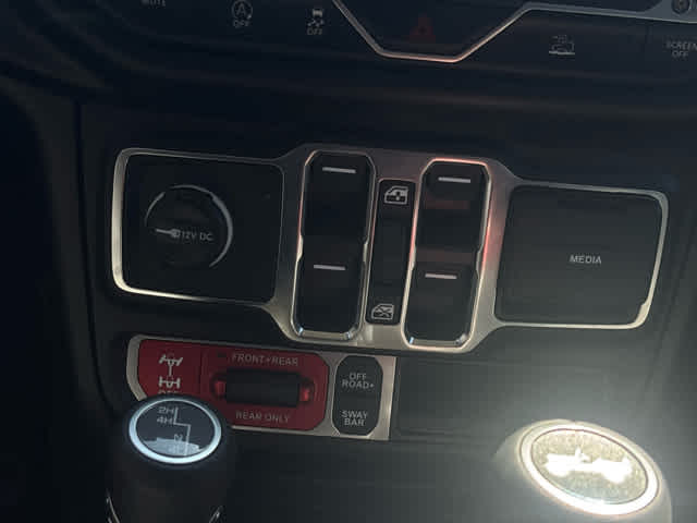 Thumbnail: 2023 Jeep Wrangler - 26