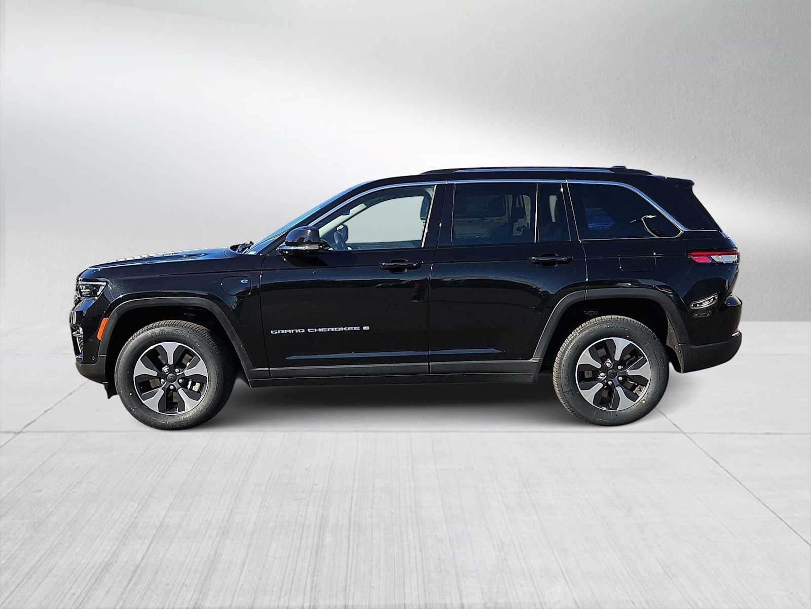 Thumbnail: 2022 Jeep Grand Cherokee - 5